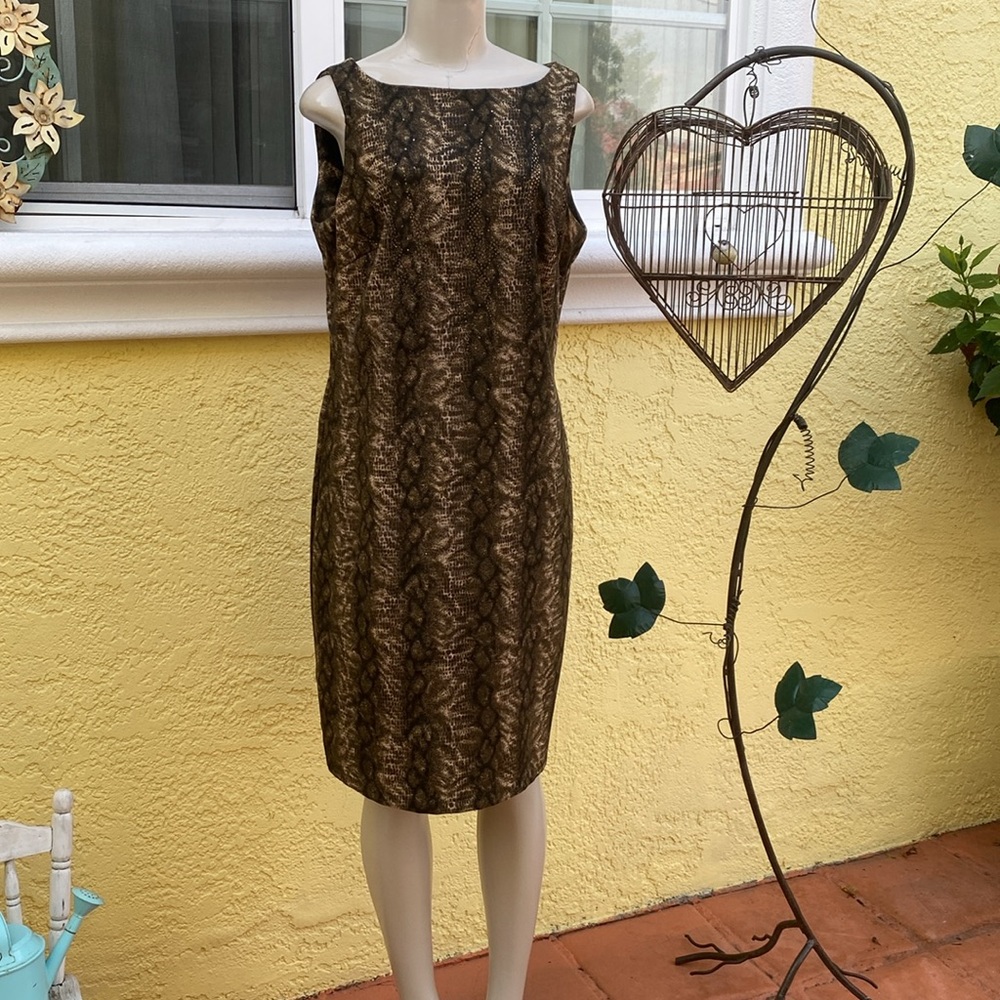 C D C Short Sleeve Dress - Picture 2 of 6